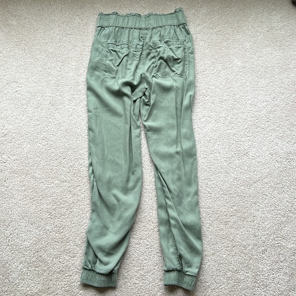 SO Green High Rise Dress Joggers - Picture 3 of 10